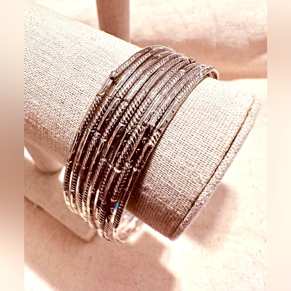 Vintage | Bangles | Vintage Indian Metal Bangles | Stations